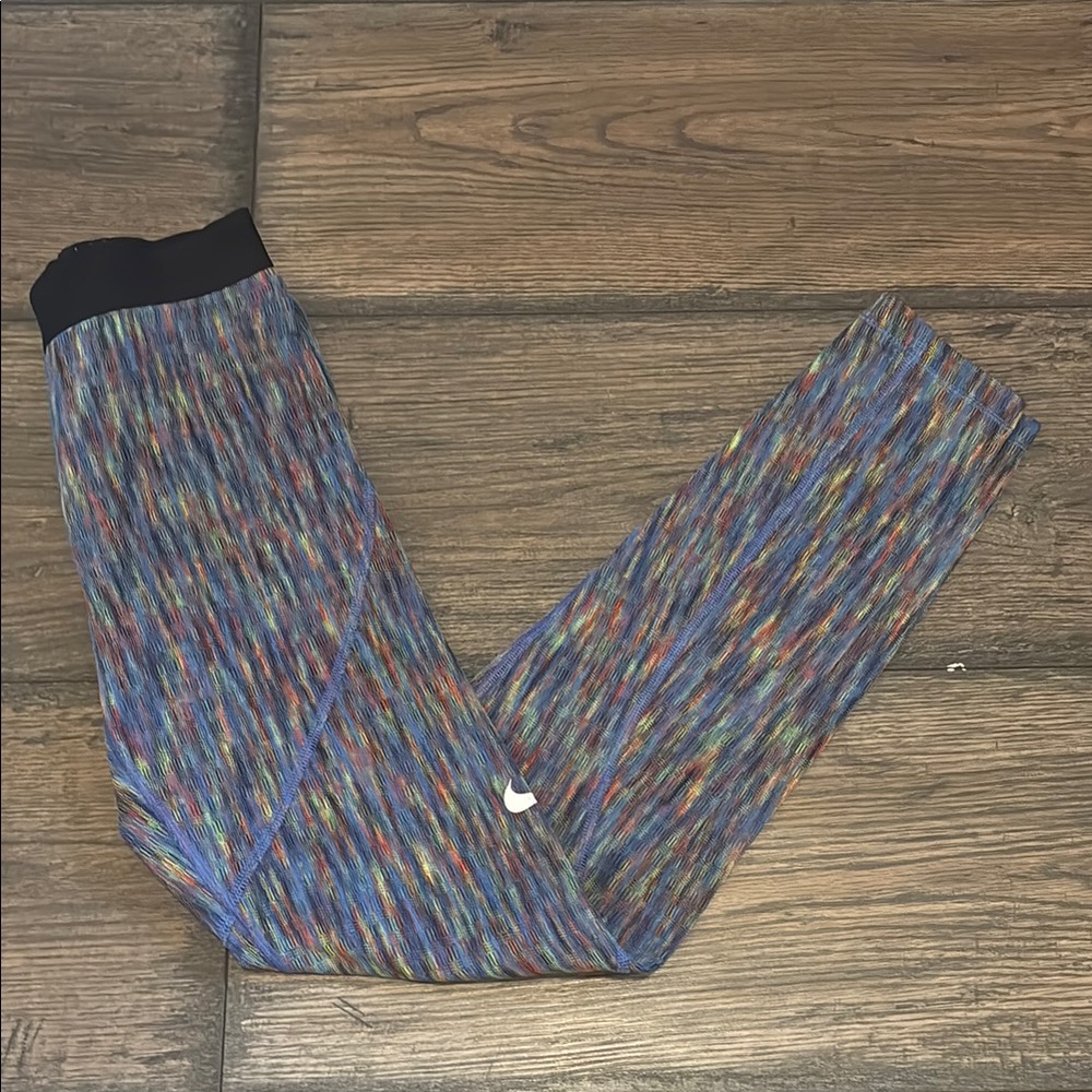 Multicolor Nike pro